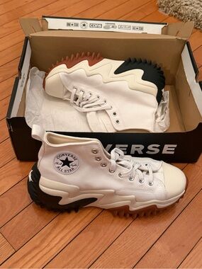 Converse White High-Top Chunky Sole Sneakers with Black and Brown Accents size 9